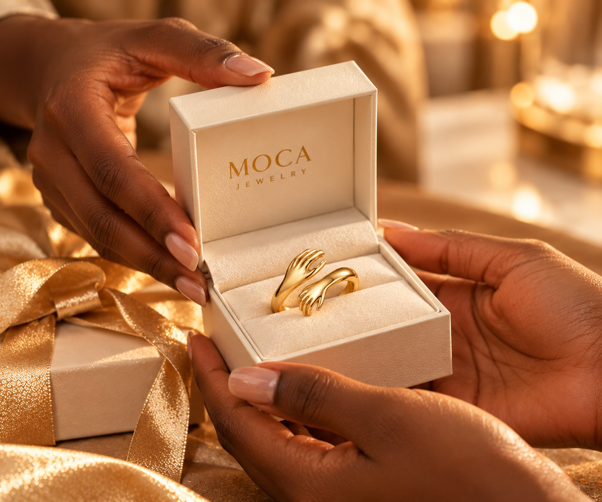 MOCA Hug Ring – meaningful everyday gift, product view 8